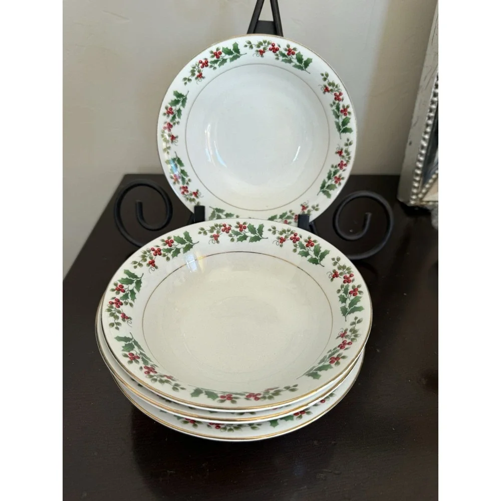 Gibson Everyday Christmas‎ Charm Holly Berries Bowls Set Of 4